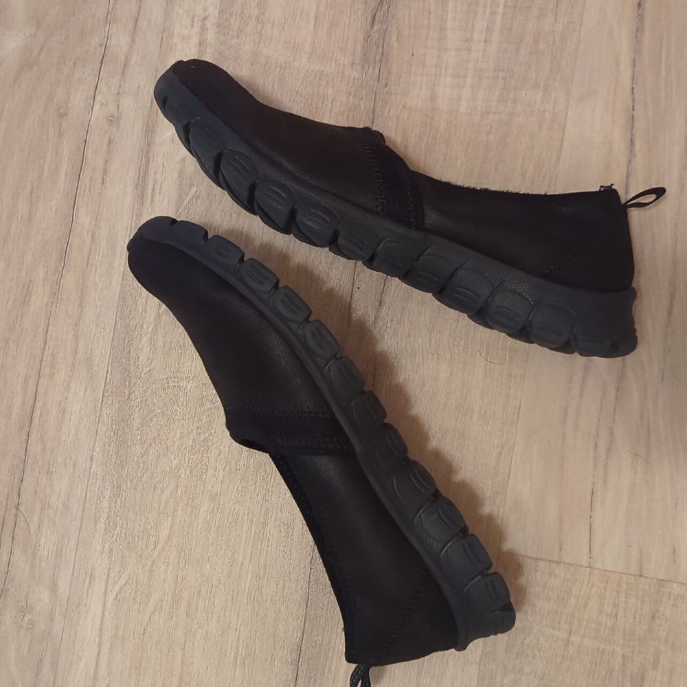 Sz.8 Skechers Slip-ons Air-Cooled Memory Foam . All Black - Picture 7 of 9